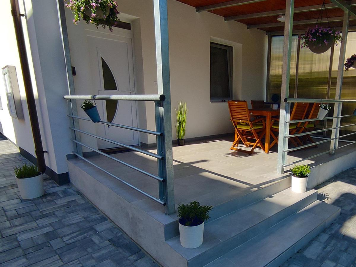 Hajdúszoboszló White Stone Apartman מראה חיצוני תמונה
