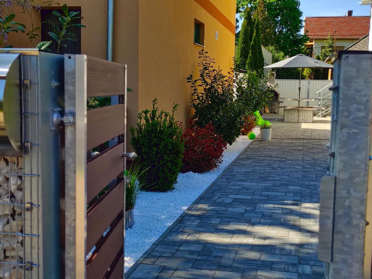 Hajdúszoboszló White Stone Apartman מראה חיצוני תמונה