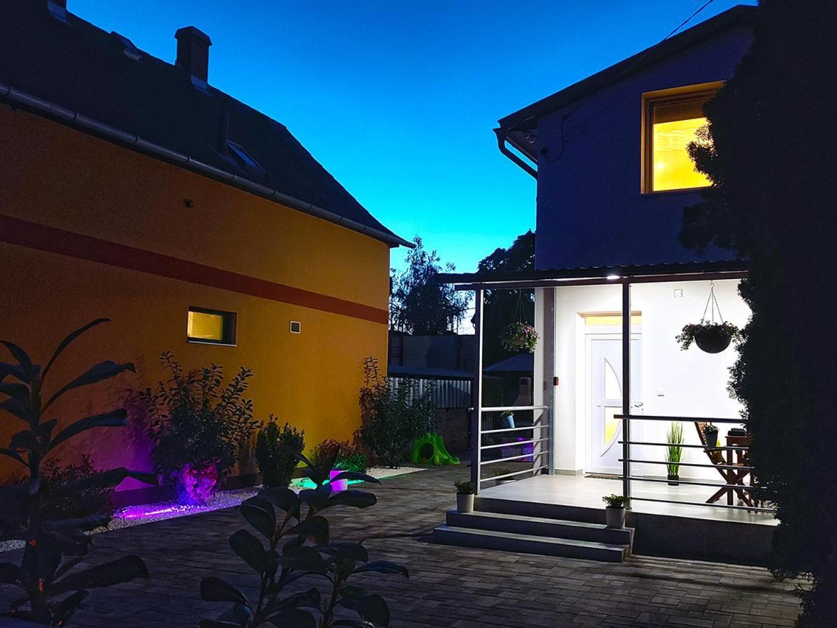 Hajdúszoboszló White Stone Apartman מראה חיצוני תמונה