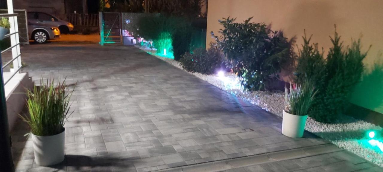 Hajdúszoboszló White Stone Apartman מראה חיצוני תמונה