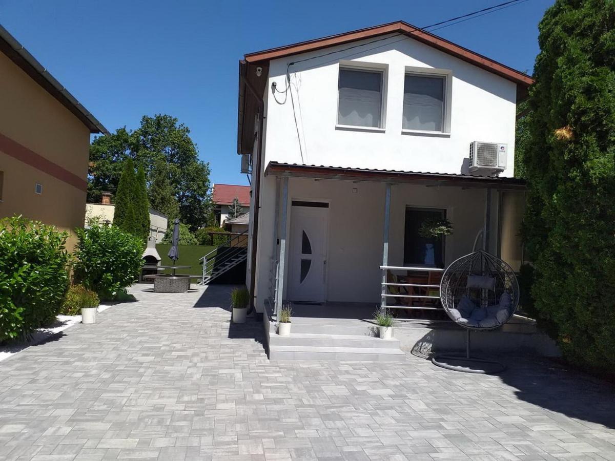 Hajdúszoboszló White Stone Apartman מראה חיצוני תמונה